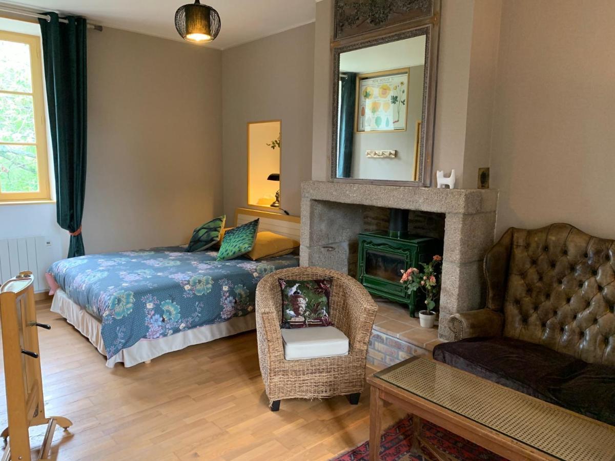 Le Petit Manoir Bed and Breakfast Isigny-le-Buat Buitenkant foto