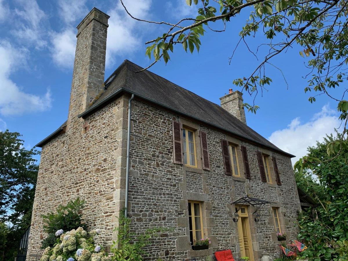 Le Petit Manoir Bed and Breakfast Isigny-le-Buat Buitenkant foto