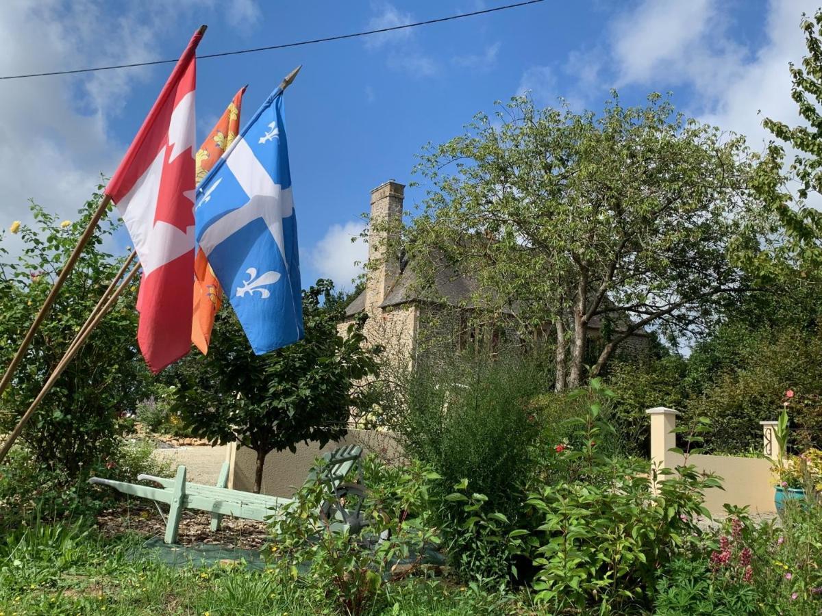 Le Petit Manoir Bed and Breakfast Isigny-le-Buat Buitenkant foto