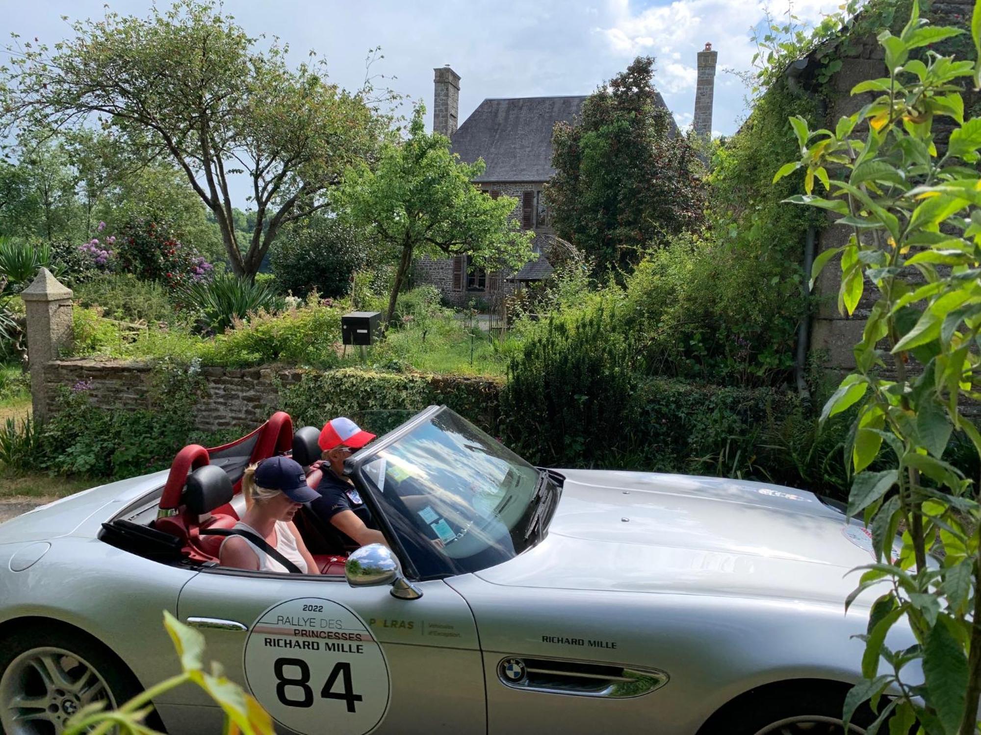 Le Petit Manoir Bed and Breakfast Isigny-le-Buat Buitenkant foto