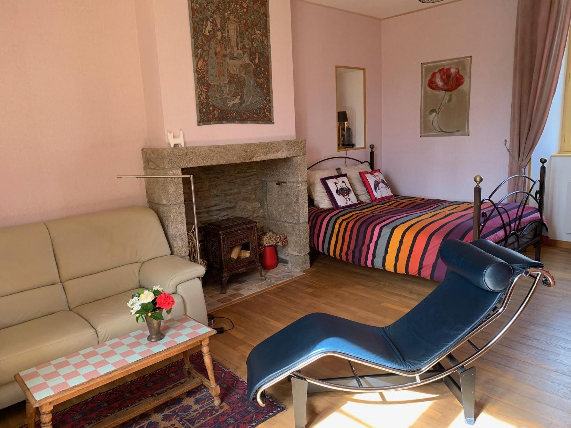 Le Petit Manoir Bed and Breakfast Isigny-le-Buat Buitenkant foto