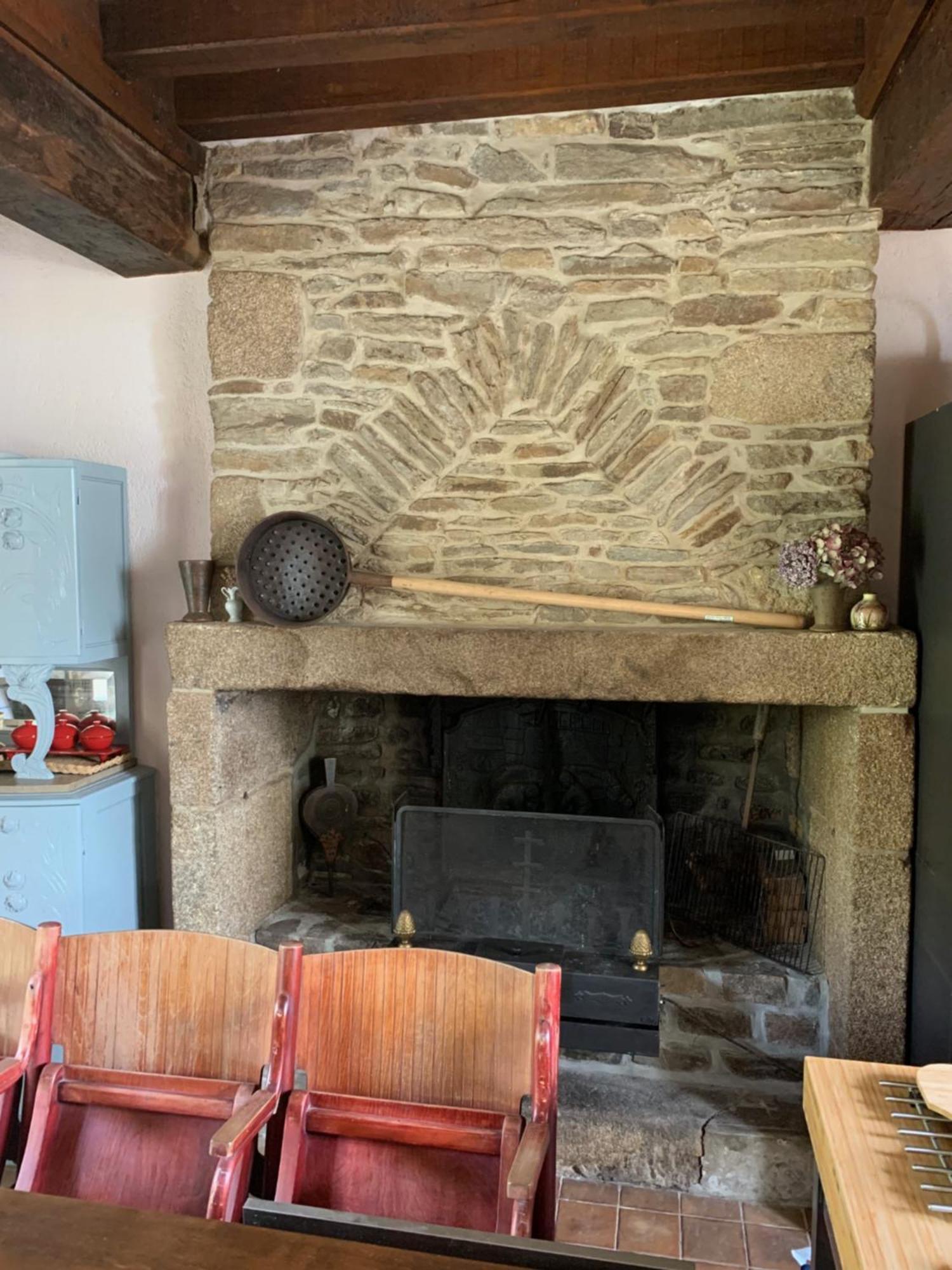 Le Petit Manoir Bed and Breakfast Isigny-le-Buat Buitenkant foto