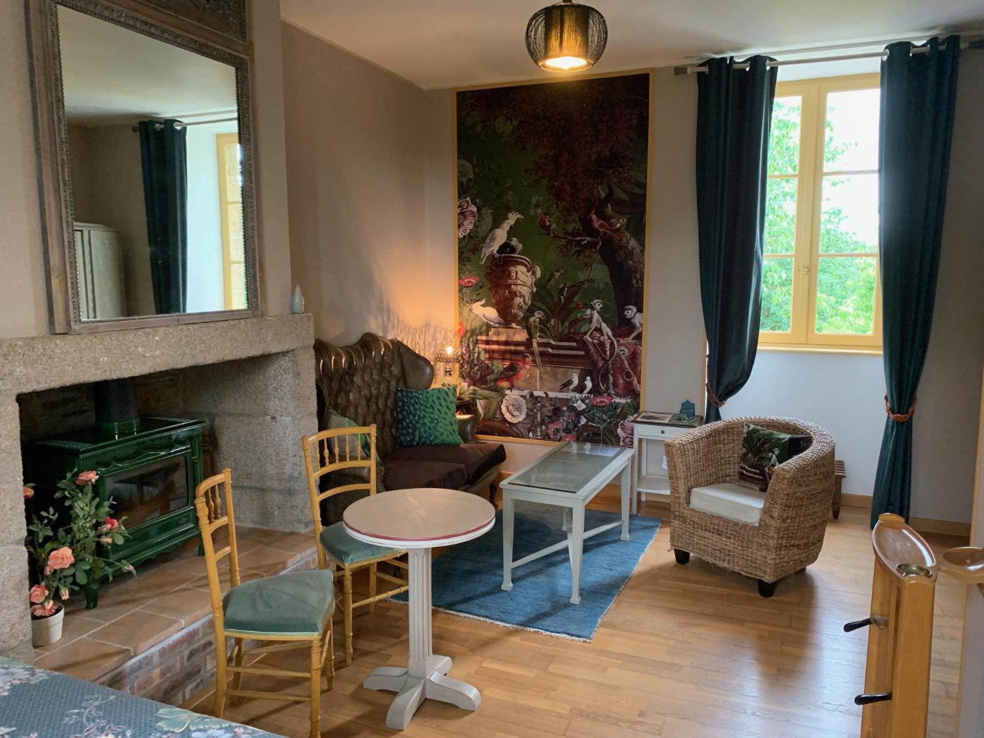 Le Petit Manoir Bed and Breakfast Isigny-le-Buat Buitenkant foto